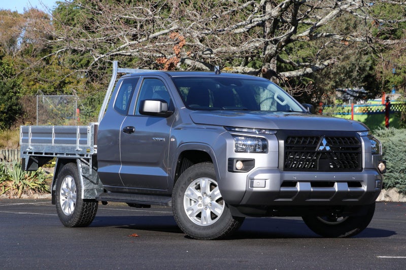 2026 Mitsubishi Triton Club Cab GLX 4WD 6AT 2.4DT