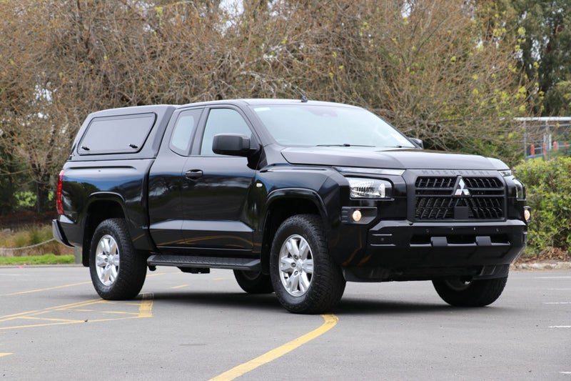 2026 Mitsubishi Triton Club Cab GLX 4WD 6AT 2.4DT