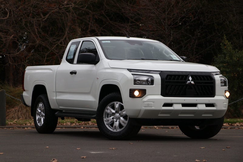 2026 Mitsubishi Triton Club Cab GLX 4WD 6AT 2.4DT