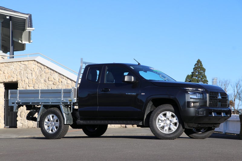 2026 Mitsubishi Triton Club Cab GLX Flat Deck 4WD