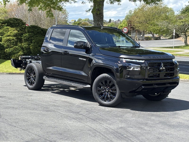 2026 Mitsubishi Triton DC CHASSIC VRX 4WD 6AT 2...