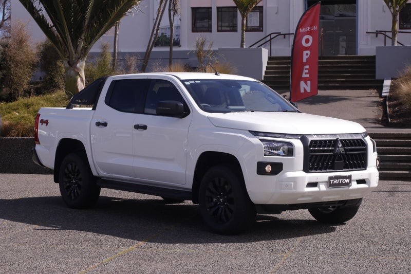 2026 Mitsubishi Triton GLX SPORT 4WD 6AT