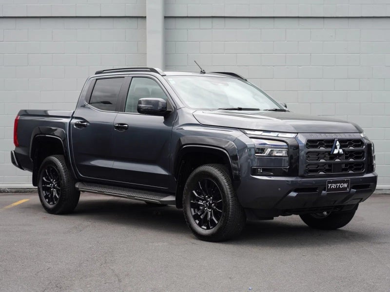 2026 Mitsubishi Triton VRX 4x4 auto