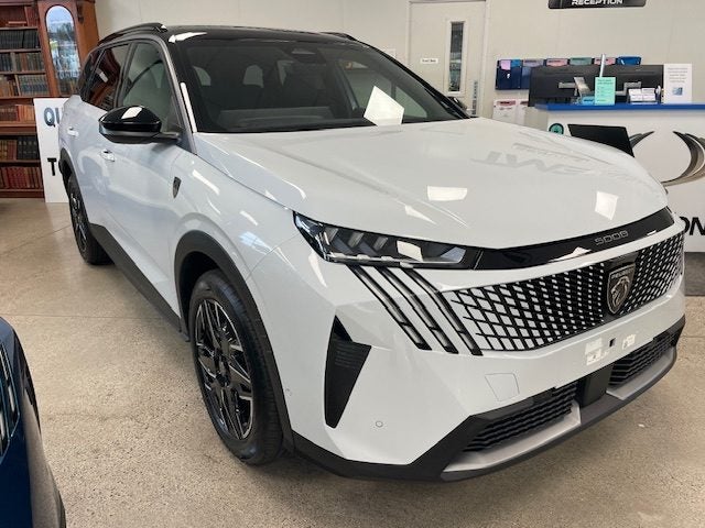 2026 Peugeot 5008 GT Premium Hybrid