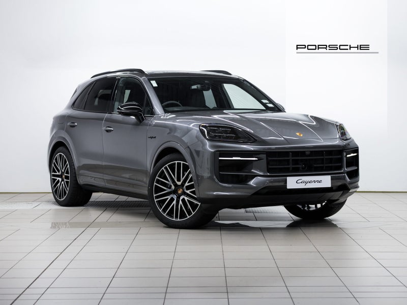 2026 Porsche Cayenne E-Hybrid Black Edition (E3...