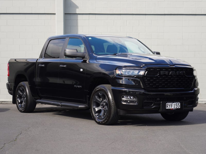 2026 Ram 1500 Express Black 4WD 3.0P 4