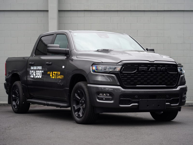 2026 Ram 1500 Express Black 4WD 3.0P