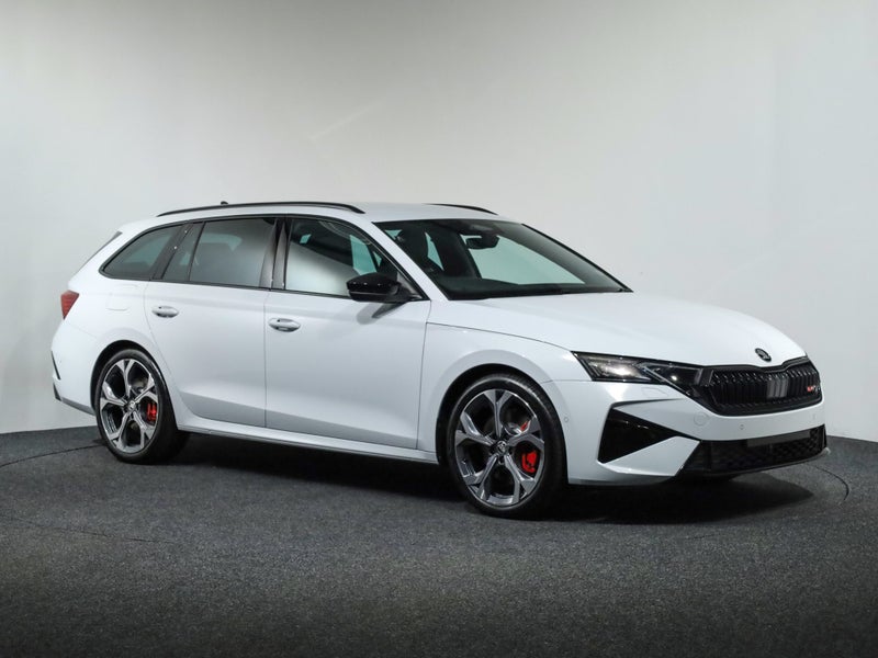 2026 Skoda Octavia RS + Wagon 195kW