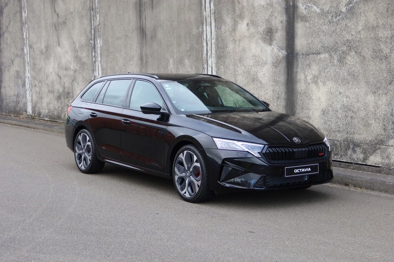 2026 Skoda Octavia Wagon RS TSI 195kW