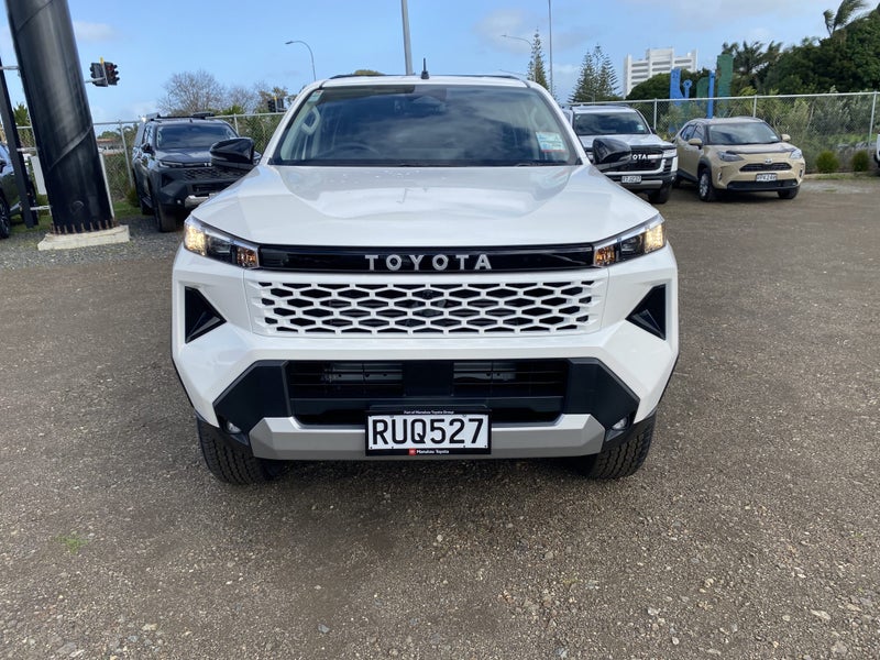 2026 Toyota Hilux SR 2.8DT Hybrid 6AT 4WD DCC/4...