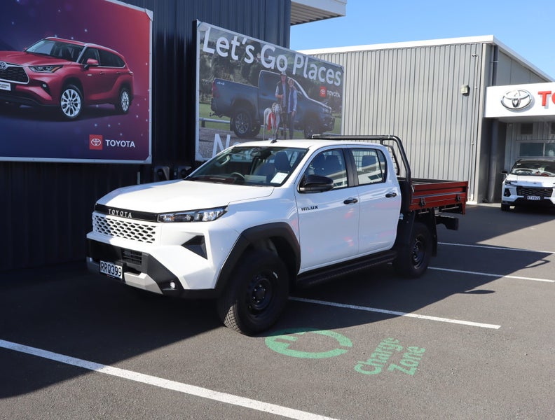 2026 Toyota Hilux SR 2.8DT Hybrid 6AT 4WD DCC/4...