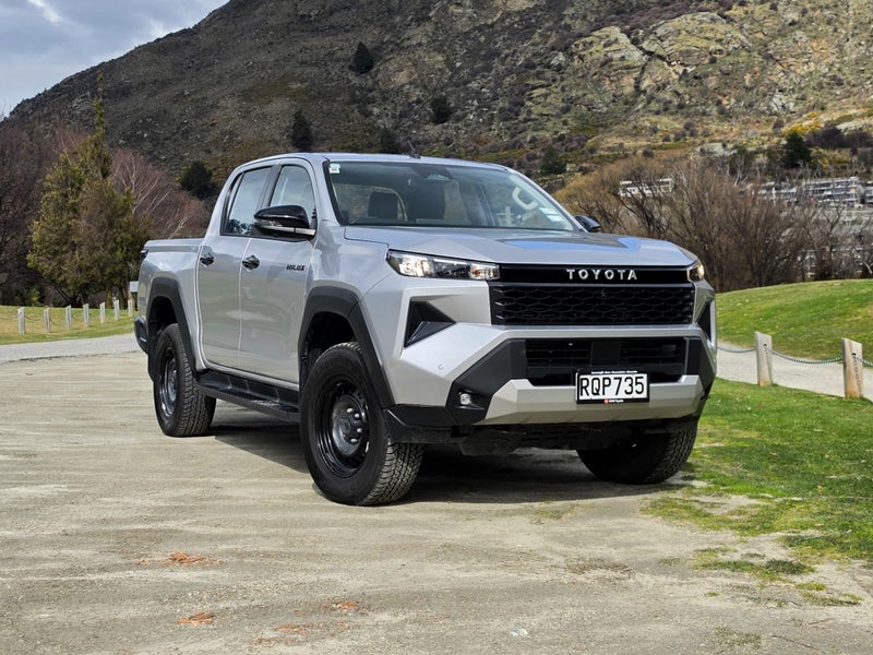 2026 Toyota Hilux SR Hybrid 4WD