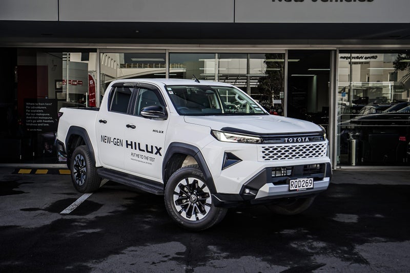 2026 Toyota Hilux SR5 2.8DT Hybrid 6AT 4WD DCW/...