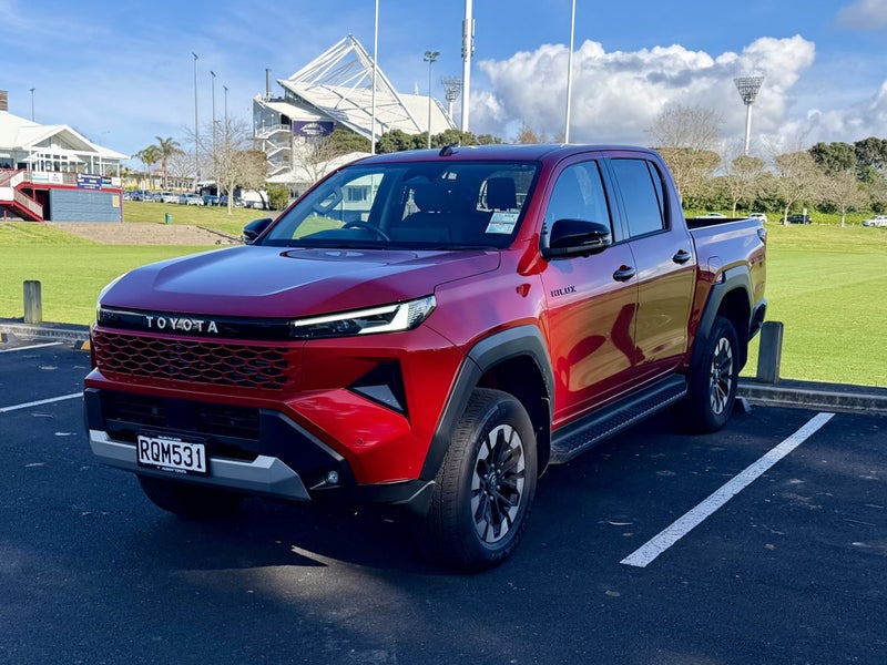 2026 Toyota Hilux SR5 2.8DT Hybrid 6AT 4WD DCW/...