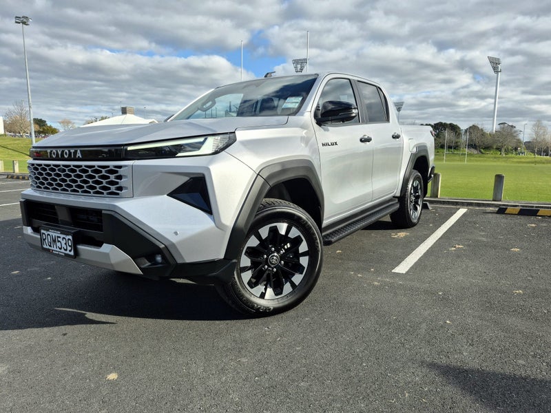 2026 Toyota Hilux SR5 Limited 2.8DT 6MT 4WD DCW...
