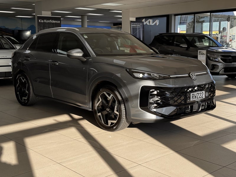 2026 Volkswagen T-Roc R-Line 1.5Pmht/7At