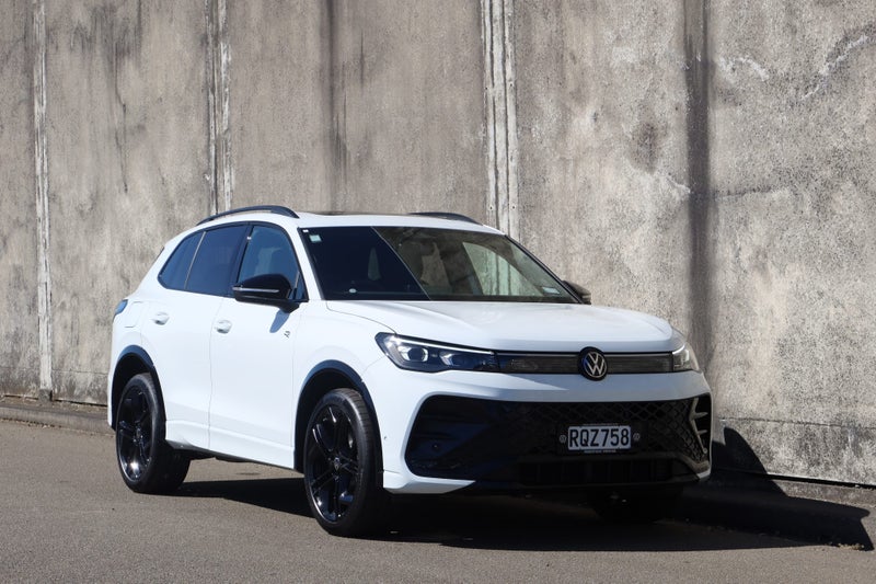 2026 Volkswagen Tiguan R-Line AWD Black Pack &...