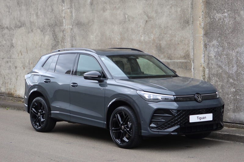 2026 Volkswagen Tiguan R-Line AWD Touring & Bla...