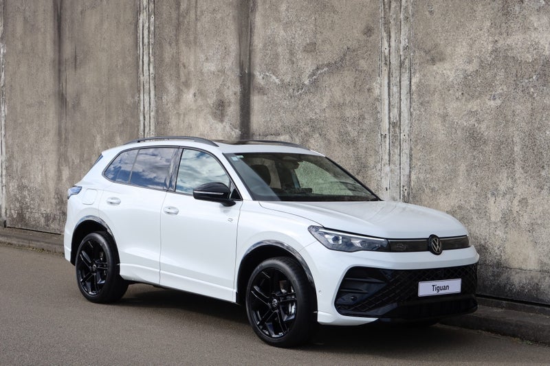 2026 Volkswagen Tiguan R-Line AWD Touring & Bla...
