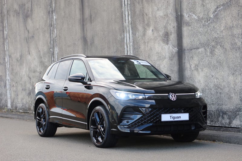 2026 Volkswagen Tiguan R-Line Black pack & Tour...