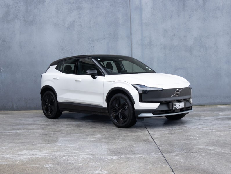 2026 Volvo EX30 CC TMP ULTRA BEV