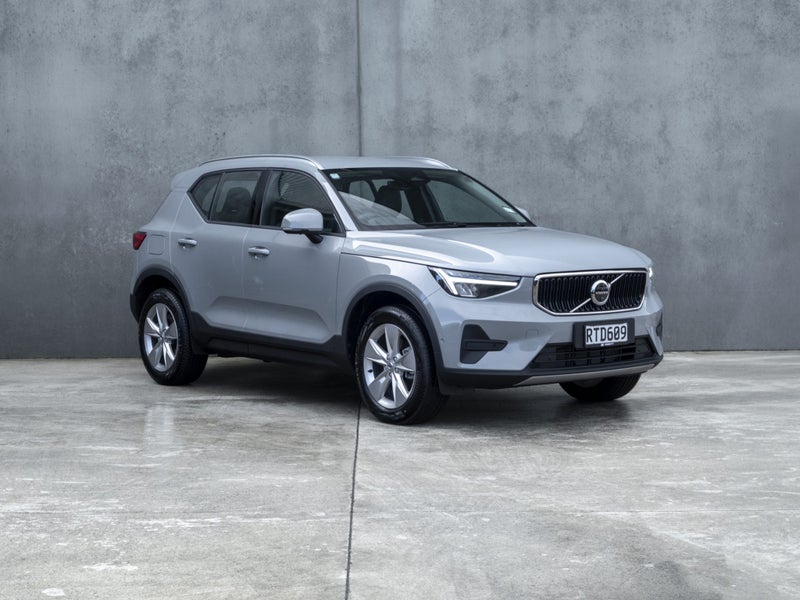 2026 Volvo XC40 B4 FWD PLUS
