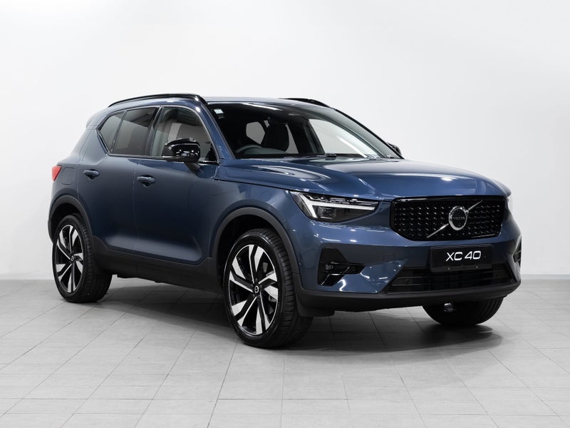 2026 Volvo XC40 B4 Ultra Dark 2.0P