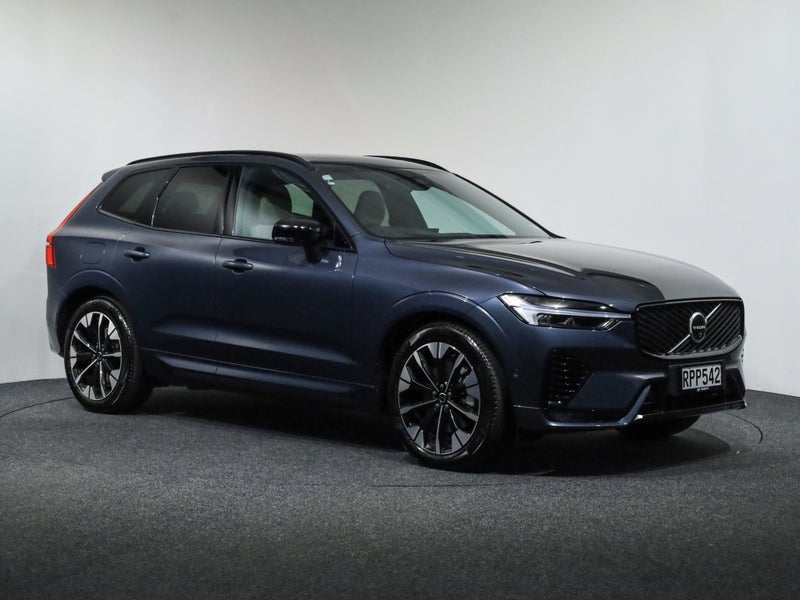 2026 Volvo XC60 B5 AWD ULTRA DARK