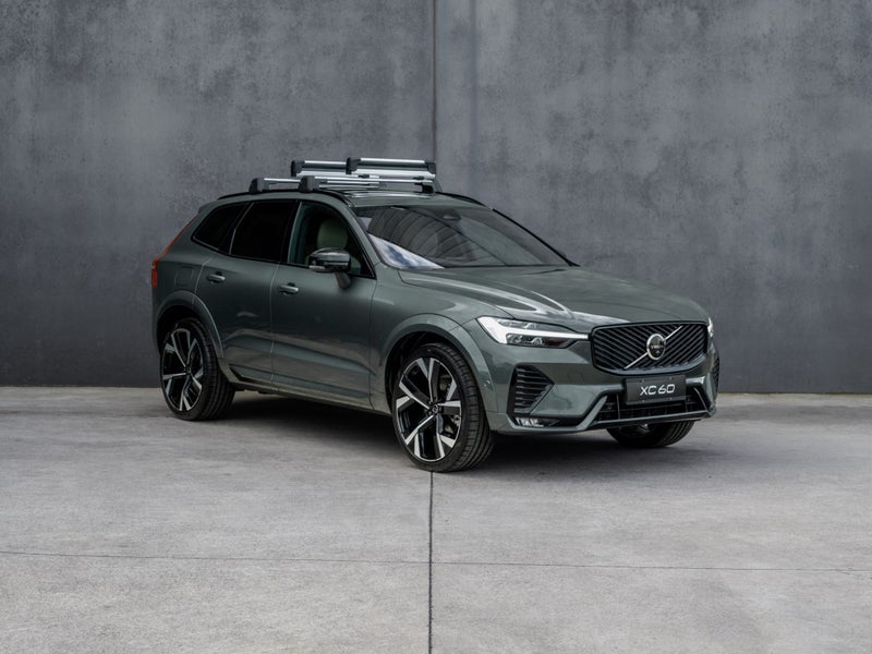 2026 Volvo XC60 B5 AWD ULTRA DARK
