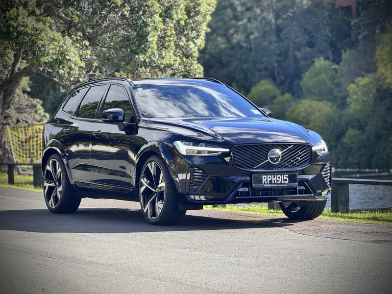 2026 Volvo XC60 B5 AWD Ultra Dark