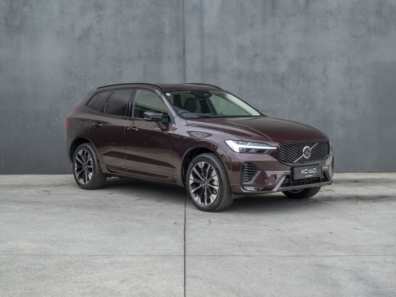2026 Volvo XC60 B5 AWD ULTRA DARK