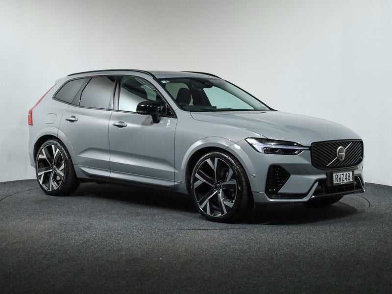 2026 Volvo XC60 B5 AWD ULTRA DARK