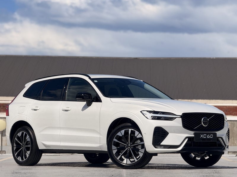 2026 Volvo XC60 B5 Ultra Dark