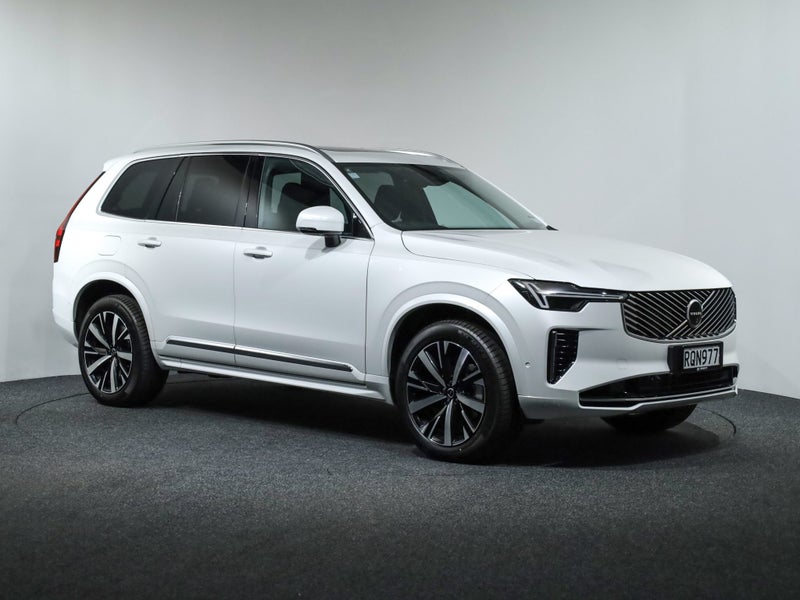 2026 Volvo XC90 B5 AWD PLUS