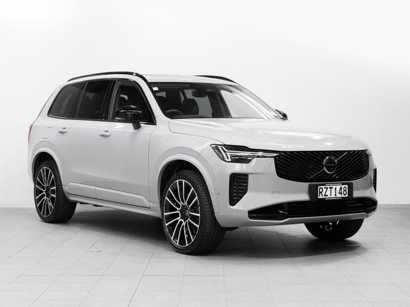 2026 Volvo XC90 B5 AWD Ultra Dark