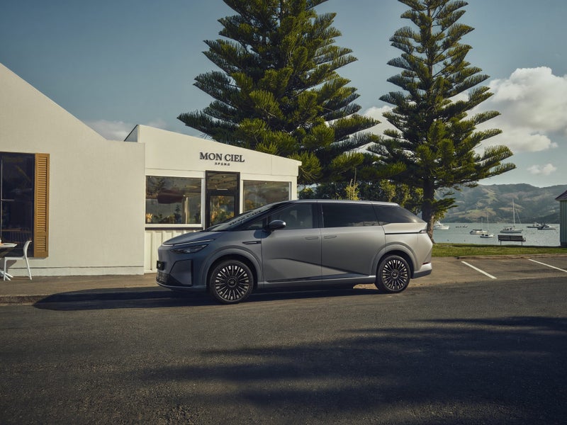 2026 XPENG X9 FWD STANDARD RANGE