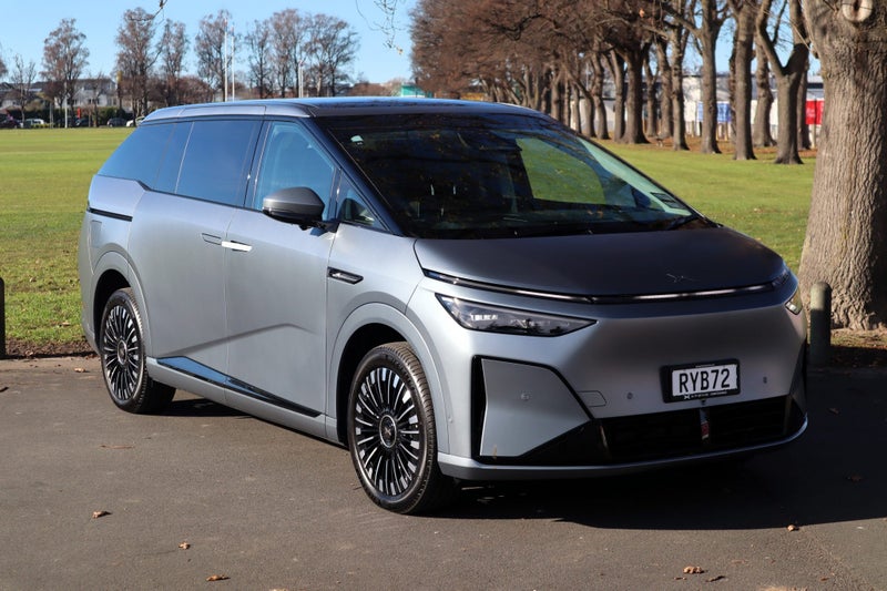 2026 XPENG X9 FWD STANDARD RANGE