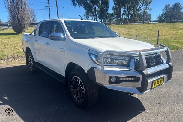 2020 Toyota Hilux 4x4 SR5