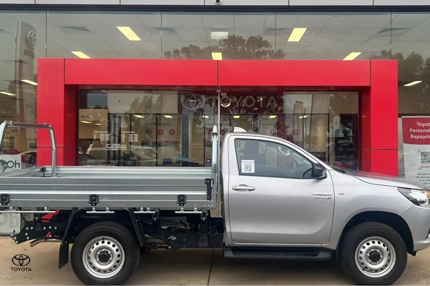 2023 Toyota Hilux SR