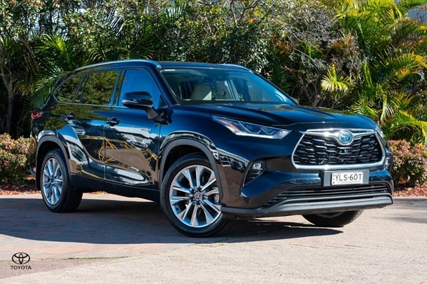 2021 TOYOTA Kluger Hybrid AWD GRANDE