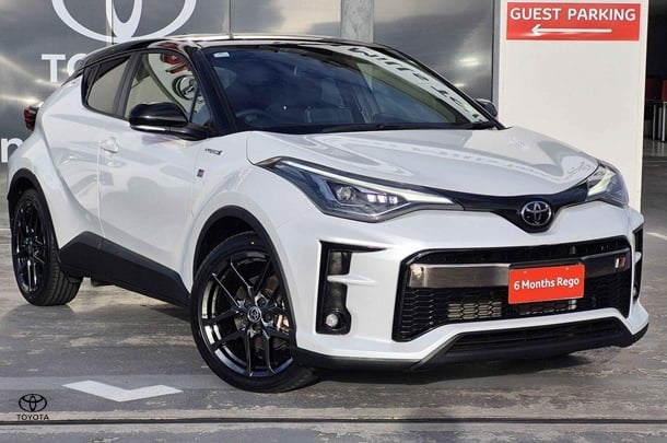 2022 Toyota CH-R Hybrid GR-S