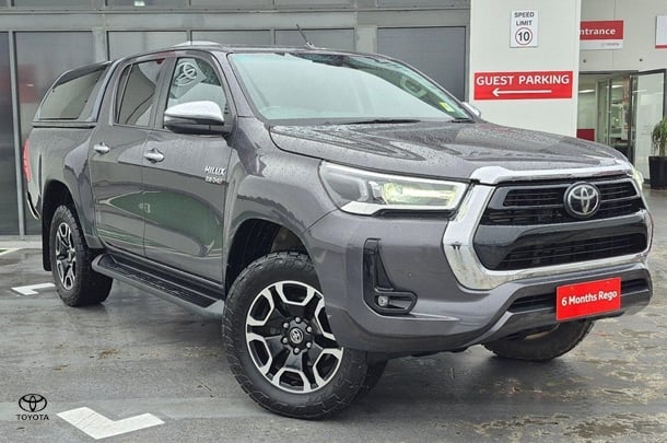 2021 Toyota Hilux SR5