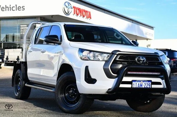 2023 Toyota Hilux SR