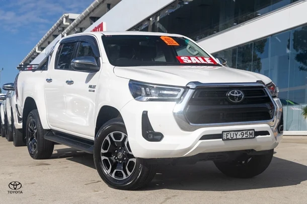 2022 Toyota HILUX SR5