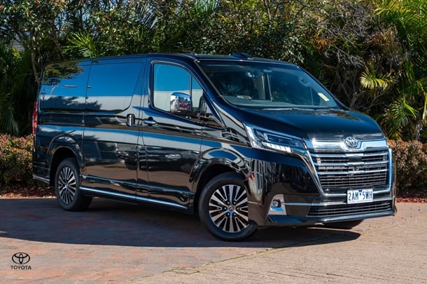 2024 TOYOTA Granvia VX