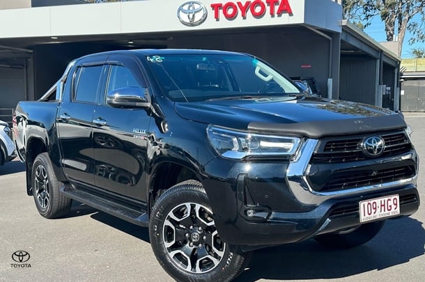 2023 Toyota Hilux SR5