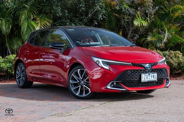 2024 TOYOTA Corolla Hatch Hybrid ZR