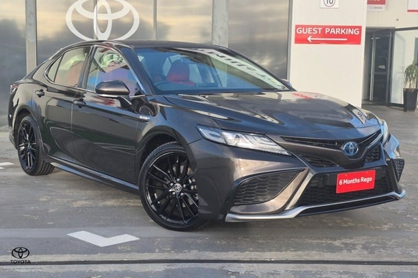 2023 Toyota Camry Hybrid SX