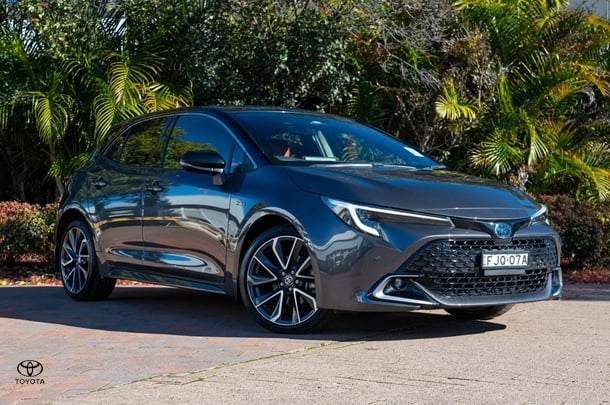 2024 TOYOTA Corolla Hatch Hybrid ZR
