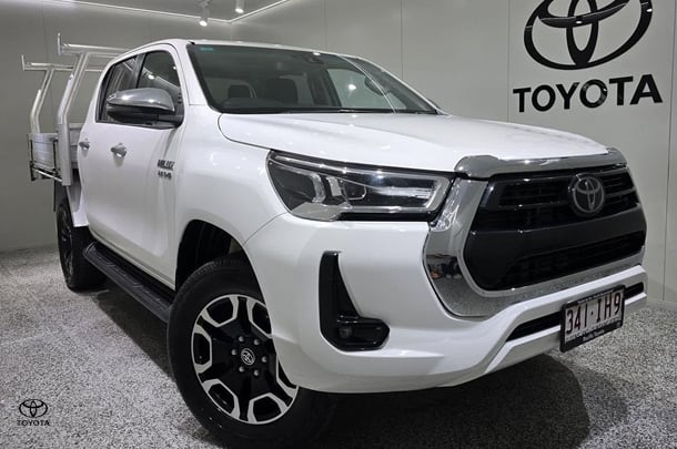 2023 Toyota Hilux SR5